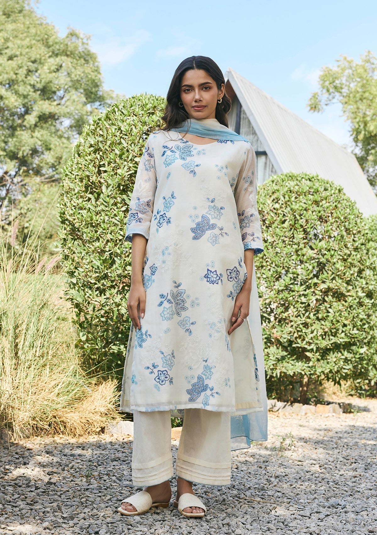 Pearl Applique Embroidered Kurta Set