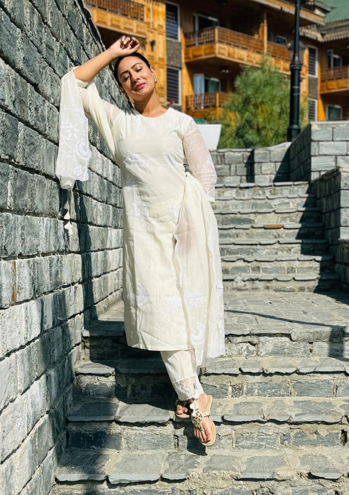 Swan Floral Embroidered Kurta Set