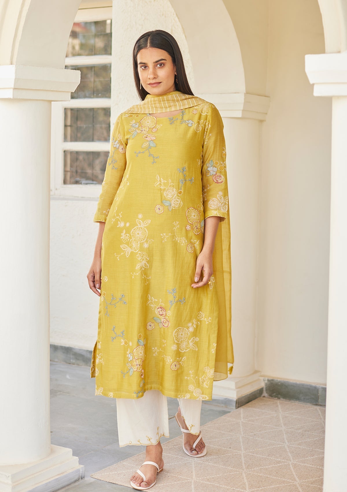 Rue Applique Kurta Set